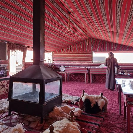 Wadi Rum Desert Heart Camp Hotel ภายนอก รูปภาพ