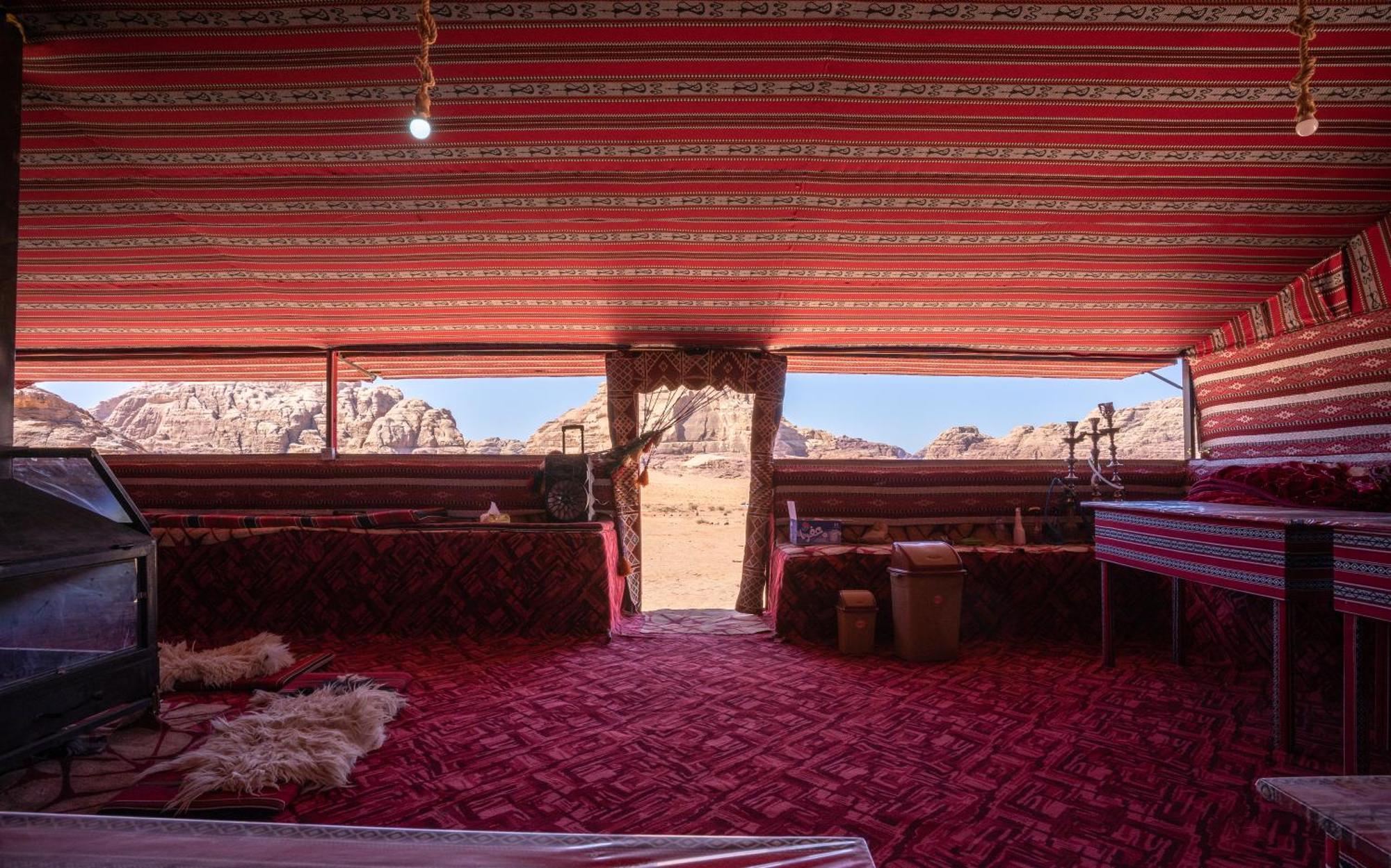 Wadi Rum Desert Heart Camp Hotel ภายนอก รูปภาพ