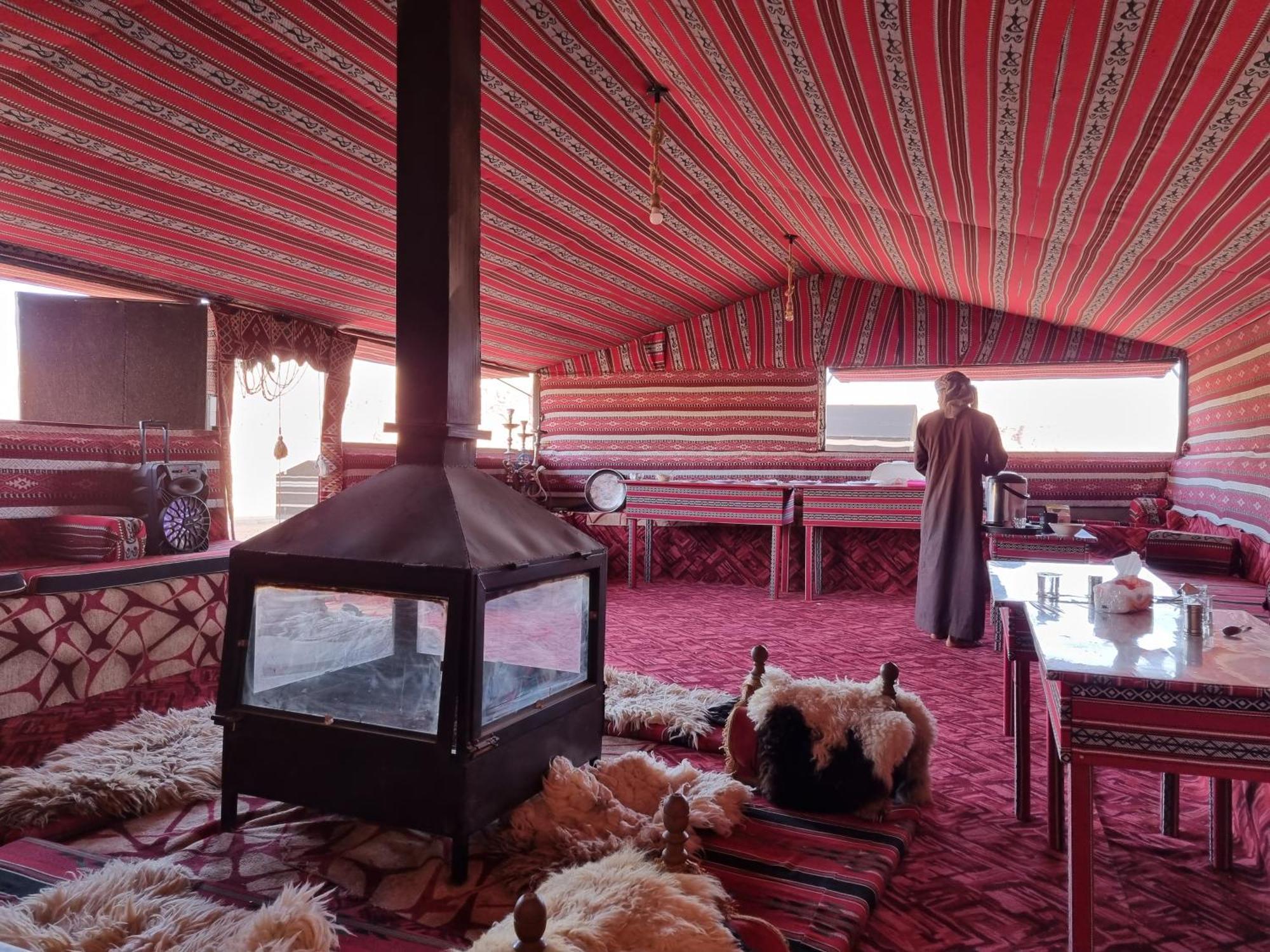 Wadi Rum Desert Heart Camp Hotel ภายนอก รูปภาพ