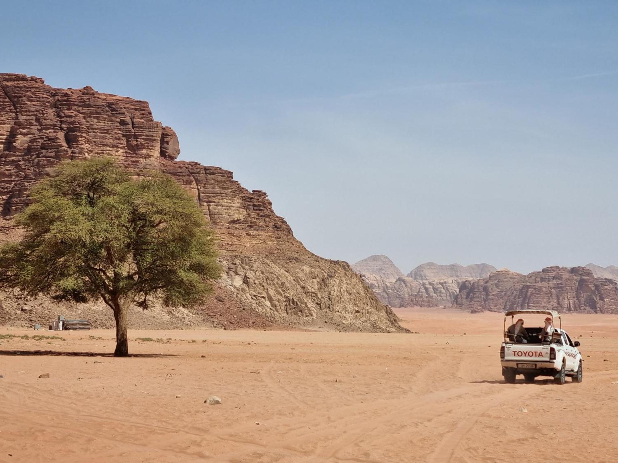 Wadi Rum Desert Heart Camp Hotel ภายนอก รูปภาพ