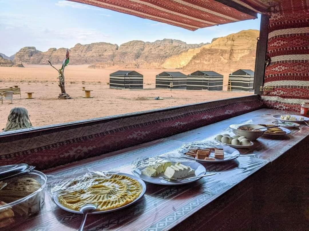 Wadi Rum Desert Heart Camp Hotel ภายนอก รูปภาพ